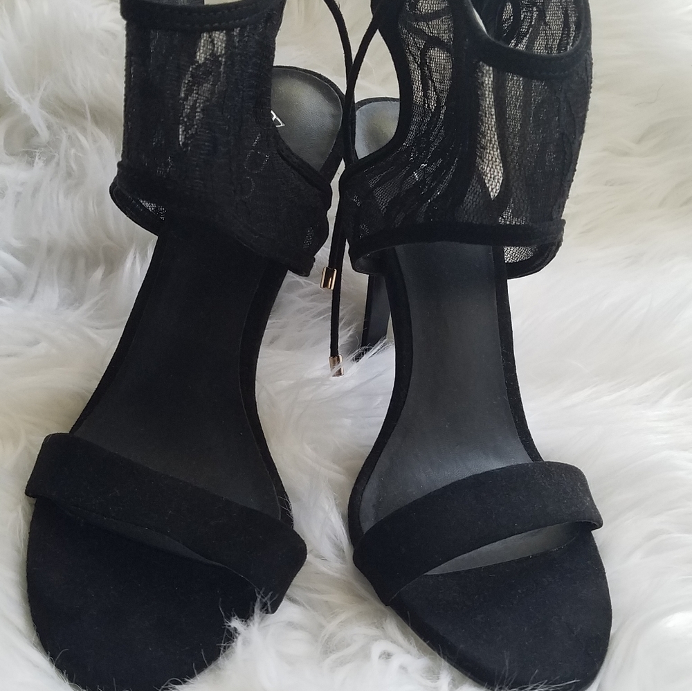 Lace black heel